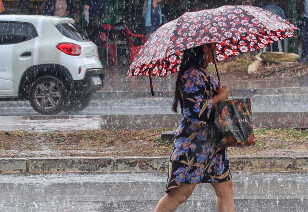 Defesa Civil de SP Emite Alerta: Chuva Intensa com Risco de Granizo Defesa Civil de SP Emite Alerta: Chuva Intensa com Risco de Granizo