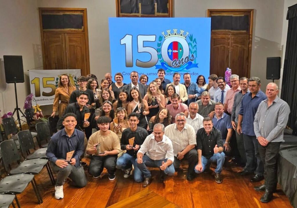 Estudantes de Cravinhos Brilham em Aprovações em Faculdades Públicas