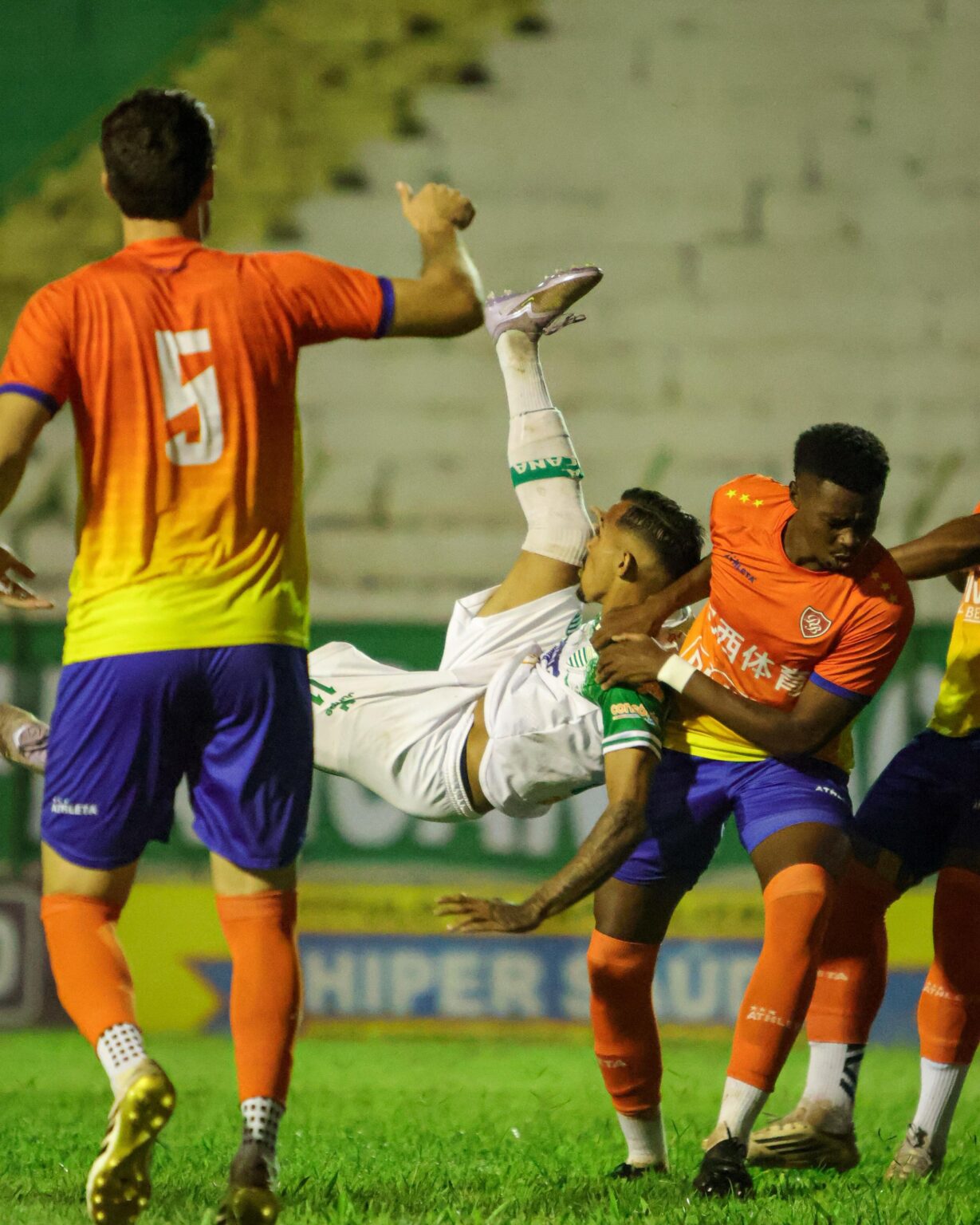 Gol Relâmpago: ‘Latereio’ Brilha em Menos de um Minuto em Jogo em SP Gol Relâmpago: 'Latereio' Brilha em Menos de um Minuto em Jogo em SP