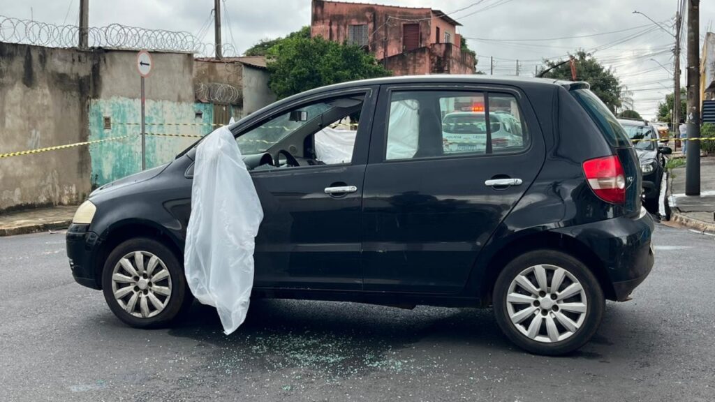 Homem é Assassinado a Tiros Dentro de Veículo em Ribeirão Preto