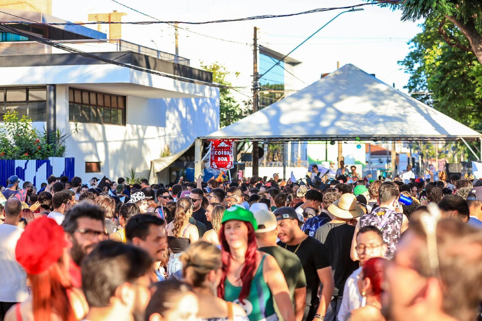Ribeirão Preto: Carnaval 2026 Bate Recorde com Mais de 120 mil Pessoas Ribeirão Preto: Carnaval 2026 Bate Recorde com Mais de 120 mil Pessoas