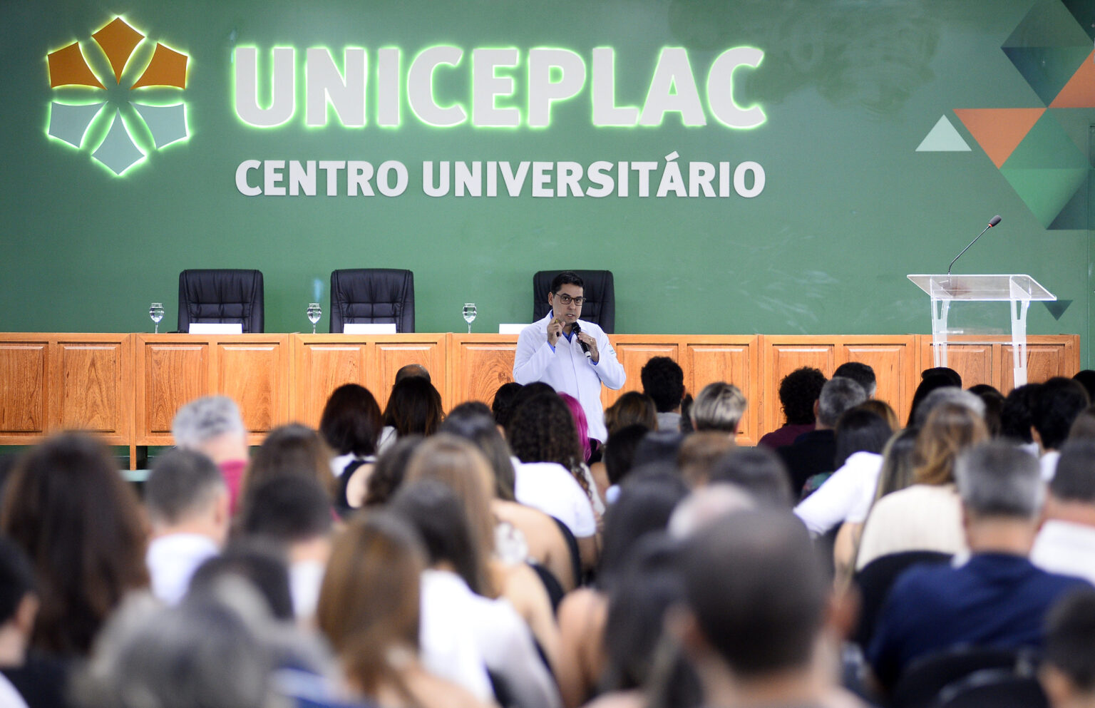 A Importância da Eficiência na Medicina: Palestra do Secretário de Saúde do DF