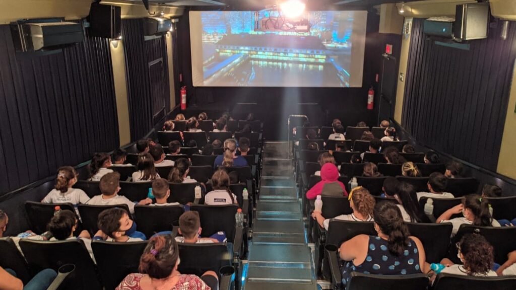 Cine AB: Cinema Gratuito Chega ao Jd. São Rafael em Araraquara