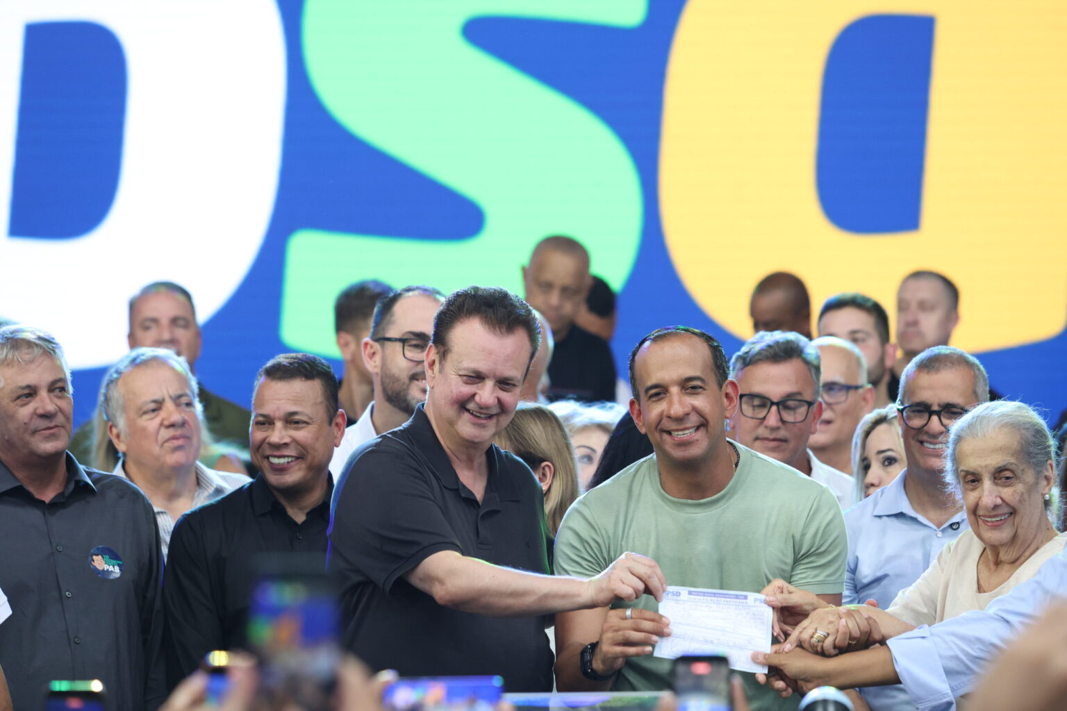 Filiação de Paulo Alexandre ao PSD Mobiliza Mais de 2 Mil Pessoas em Santos