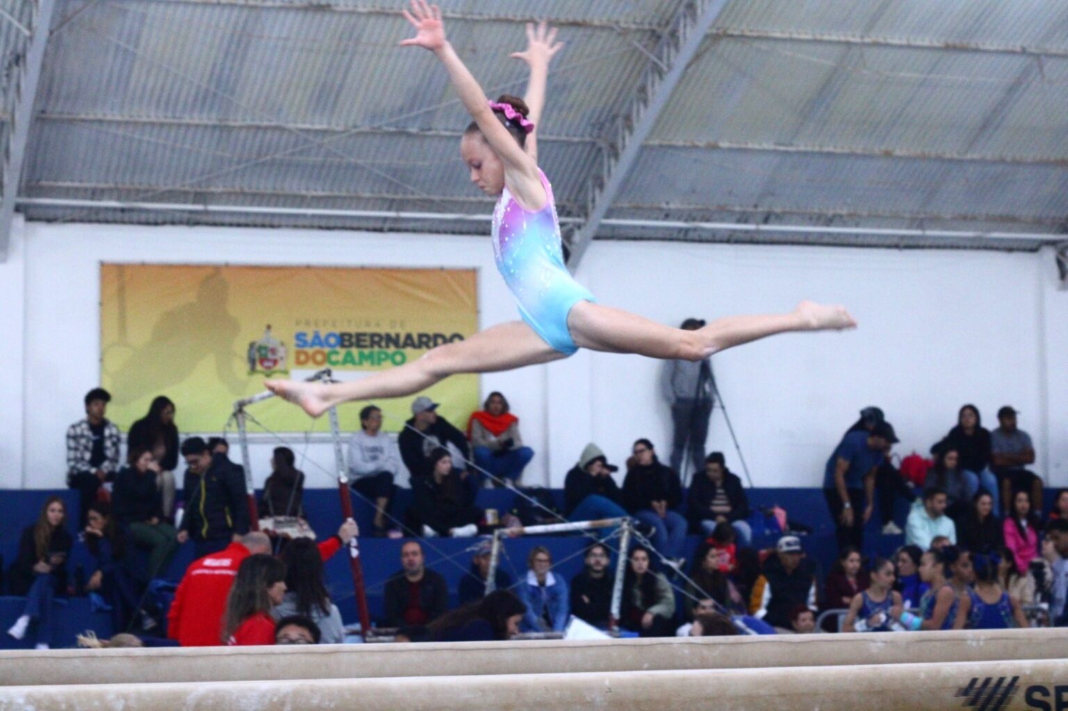Copa de Ginástica Artística em São José do Rio Preto: Quase 500 Atletas Participam da Competição Copa de Ginástica Artística em São José do Rio Preto: Quase 500 Atletas Participam da Competição