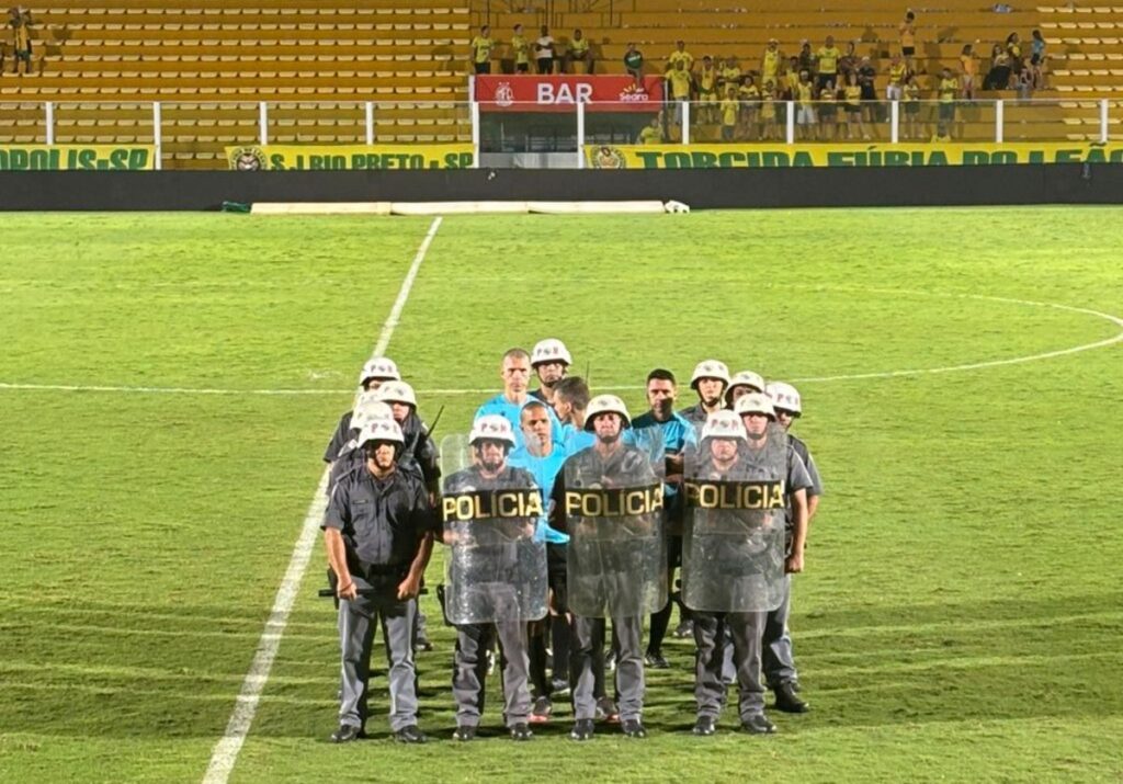 Mirassol x Bahia: Árbitro Enfrenta Protestos e Deixa Estádio Sob Escolta Policial