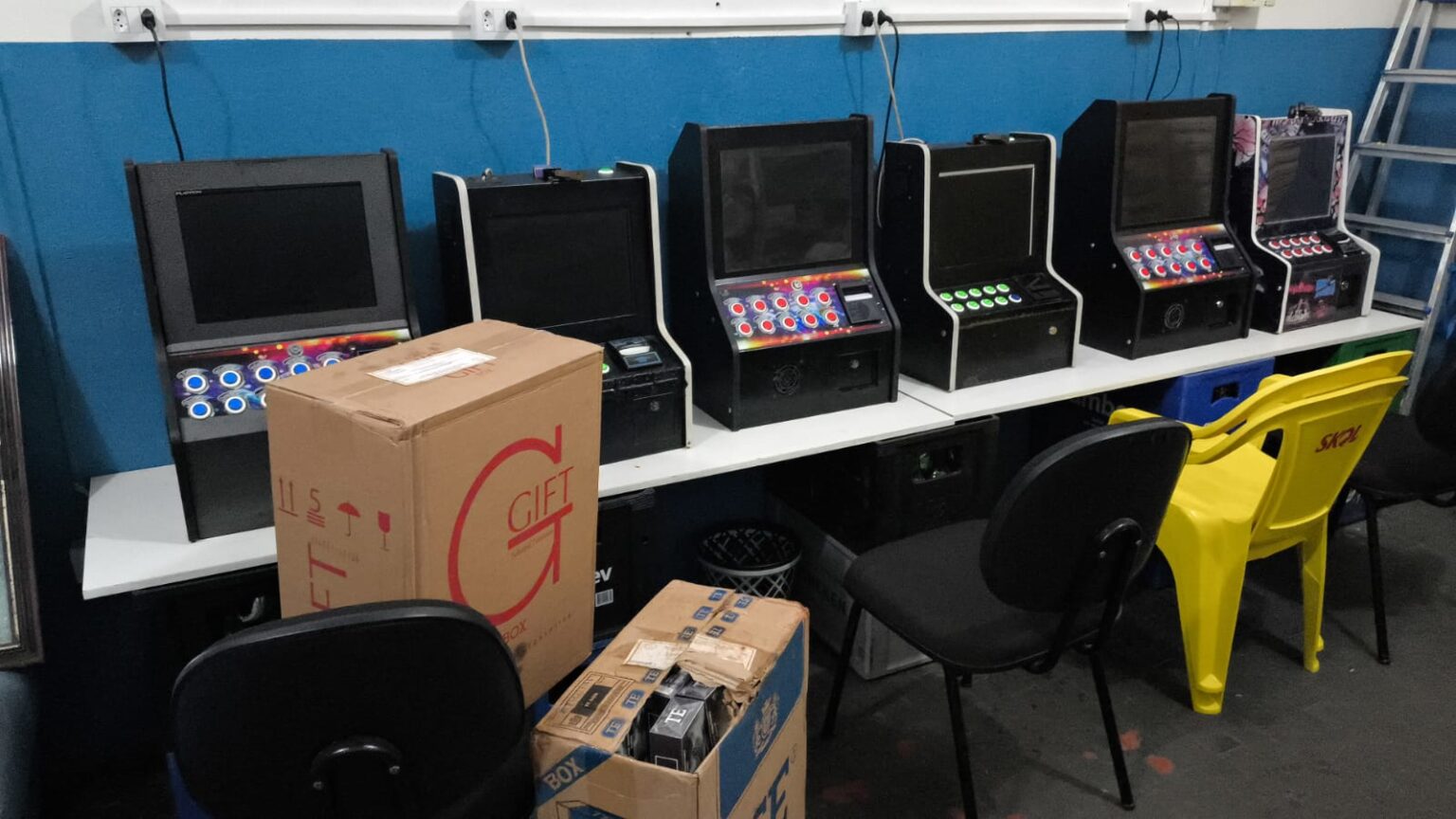 Operação policial em Birigui resulta em apreensão de máquinas de jogos de azar e cigarros contrabandeados Operação policial em Birigui resulta em apreensão de máquinas de jogos de azar e cigarros contraband