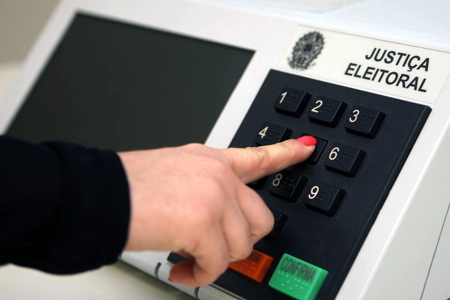 Os 96 Milhões de Votos Indefinidos e o Futuro da Eleição de 2026
