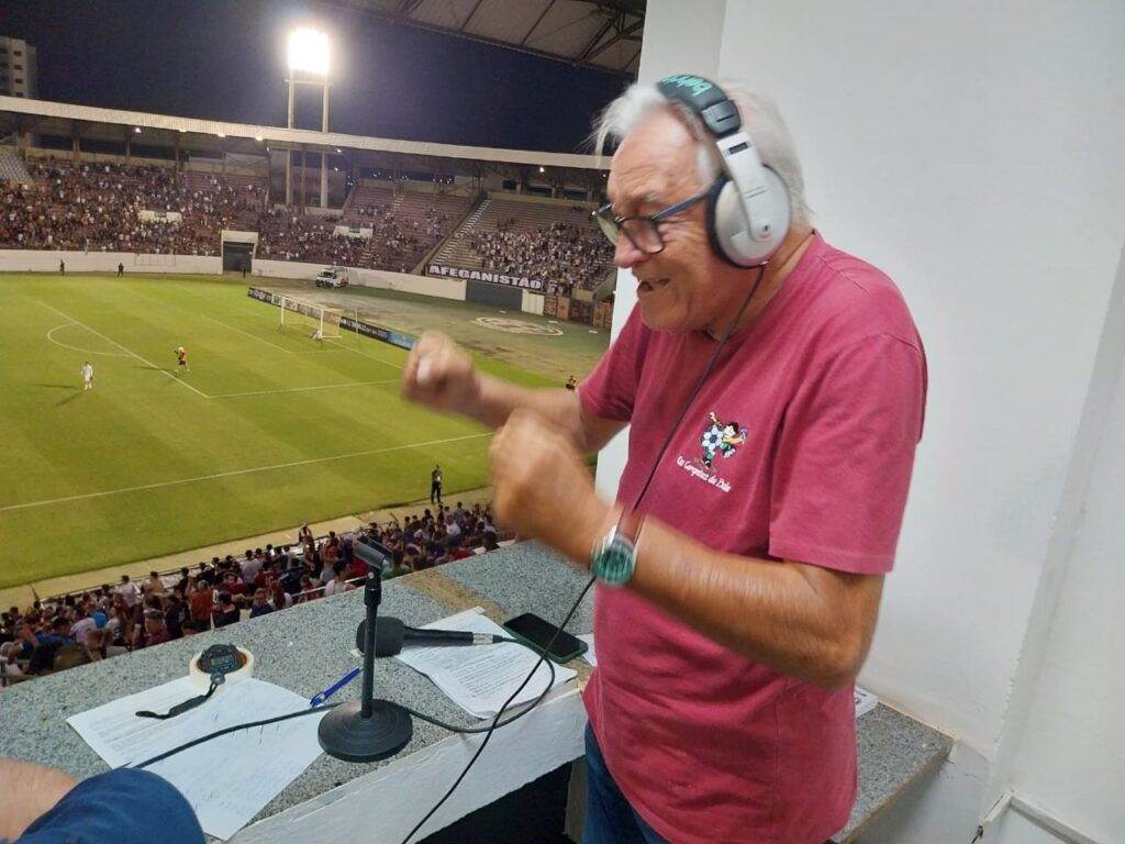 Narrador José Roberto Fernandes se Emociona ao Vivo aos 83 Anos com Acesso da Ferroviária ao Paulistão Narrador José Roberto Fernandes se Emociona ao Vivo aos 83 Anos com Acesso da Ferroviária ao Paulist