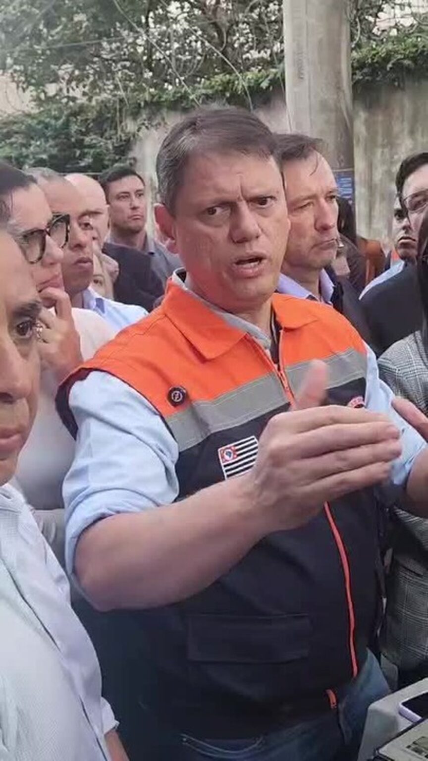 Tarcísio Ignora Questão sobre Financiamento de Filme de Bolsonaro: 'Não É Pauta'