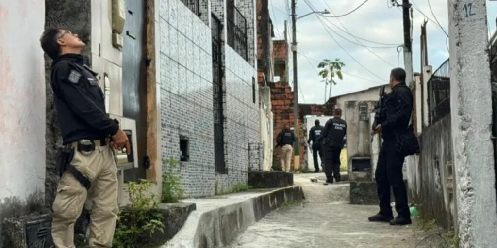 Operação Freedom: 35 Prisões na Bahia Contra o Comando Vermelho e Uma Morte Registrada Imagem do artigo