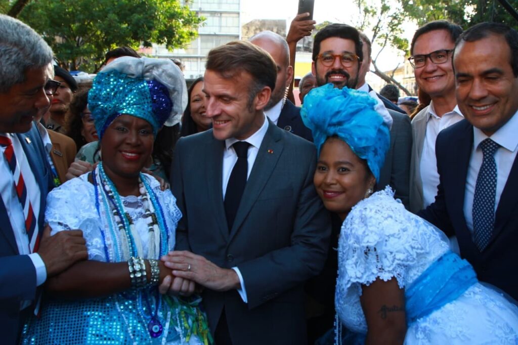 Macron Toca Tambor com Olodum e Celebra Cultura Afro-Brasileira em Salvador Imagem do artigo