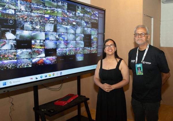 Ana Paula Matos Visita Centro de Monitoramento da Virada Salvador Ana Paula Matos Visita Centro de Monitoramento da Virada Salvador