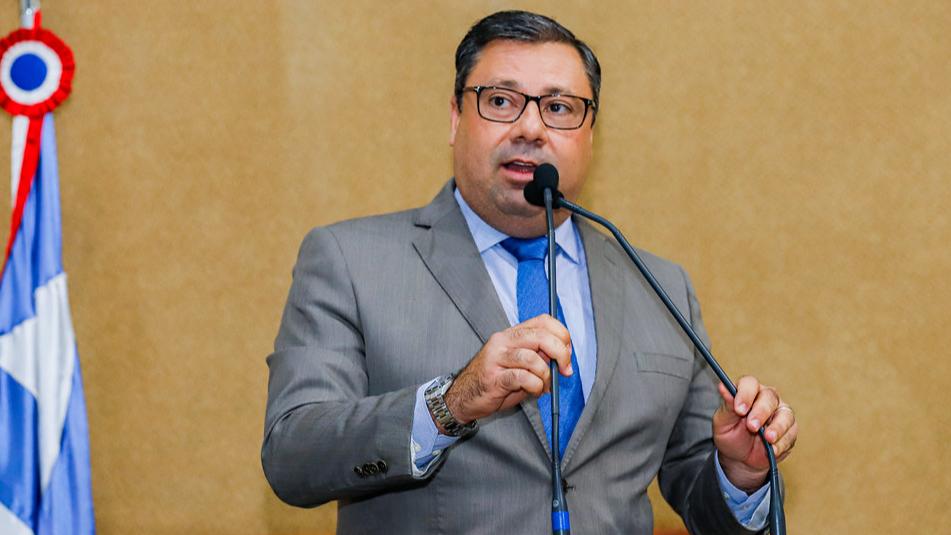 Deputado Penalva Propõe Educação Financeira nas Escolas da Bahia