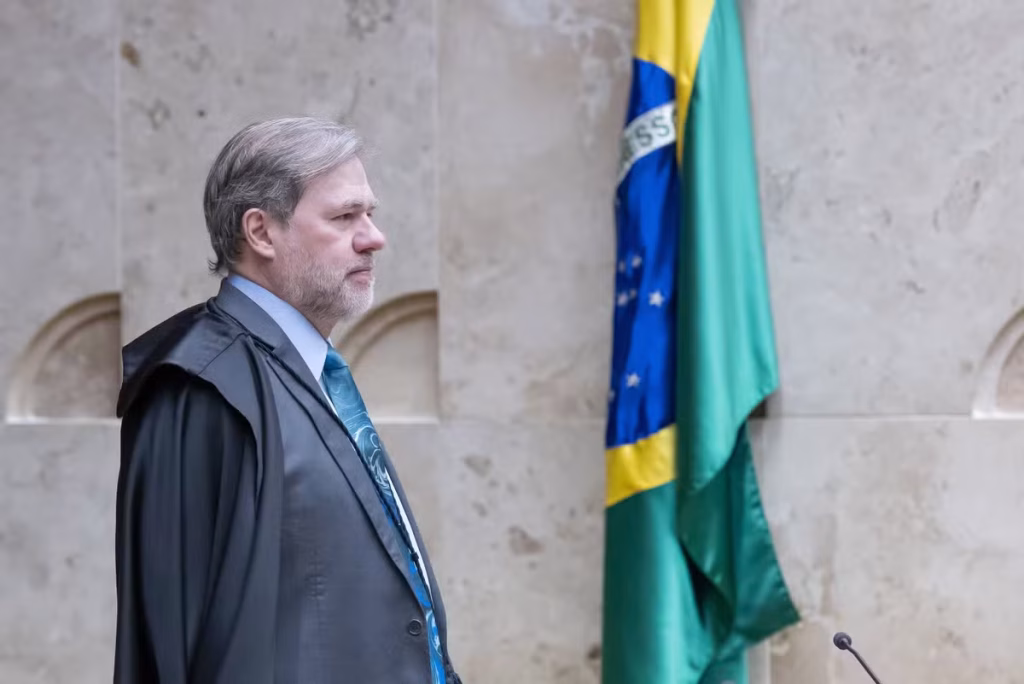 Diretor do BC Busca Esclarecimentos sobre Condição de Acareação no Caso Banco Master