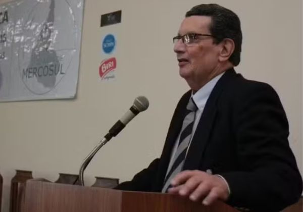 Falece Carlos Chiarelli, ex-ministro da Educação, aos 85 anos