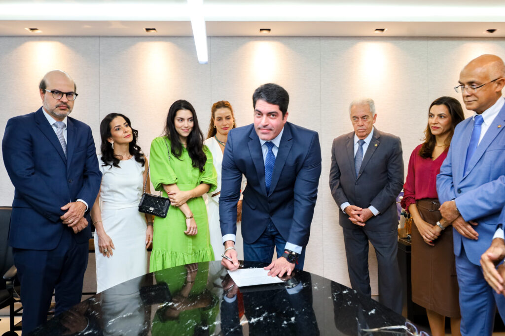 Otto Filho Assume Novo Cargo no TCE-BA e Críticas ao Discurso de ACM Neto Otto Filho Assume Novo Cargo no TCE-BA e Críticas ao Discurso de ACM Neto
