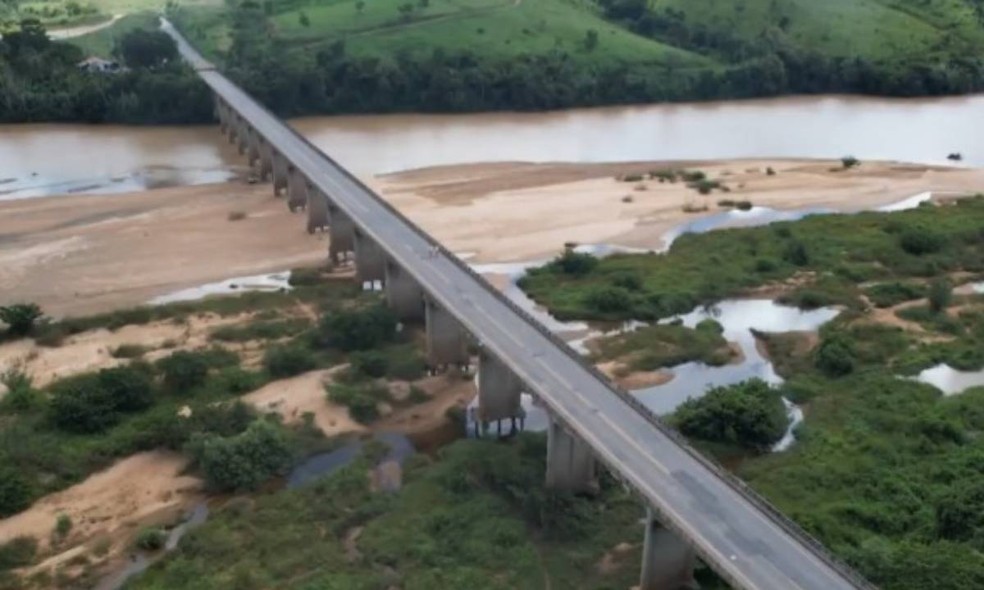 Restrição de Veículos Pesados na Ponte do Jequitinhonha Retorna em 24 de Janeiro