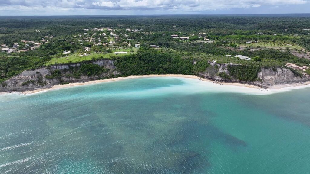 Explore Trancoso: O Vilarejo da Bahia que Une História e Praias Paradisíacas