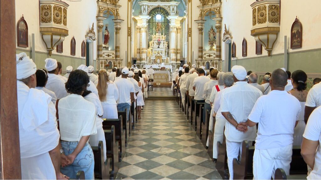 Homenagem a Mãe Carmen: Missa de Sétimo Dia em Salvador Lembra Legado da Ialorixá