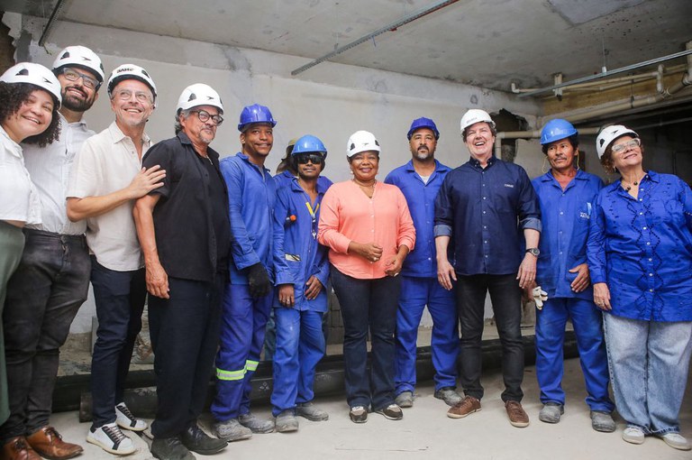 Investimentos Culturais na Bahia: Obras do Teatro Castro Alves em Foco