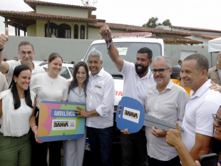 Jerônimo Rodrigues Entrega Mercado Popular e Ambulância em Itiruçu Jerônimo Rodrigues Entrega Mercado Popular e Ambulância em Itiruçu
