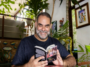 Sessão de Autógrafos com Manuel Sousa: Uma Celebração da Cultura Afro-Brasileira Sessão de Autógrafos com Manuel Sousa: Uma Celebração da Cultura Afro-Brasileira