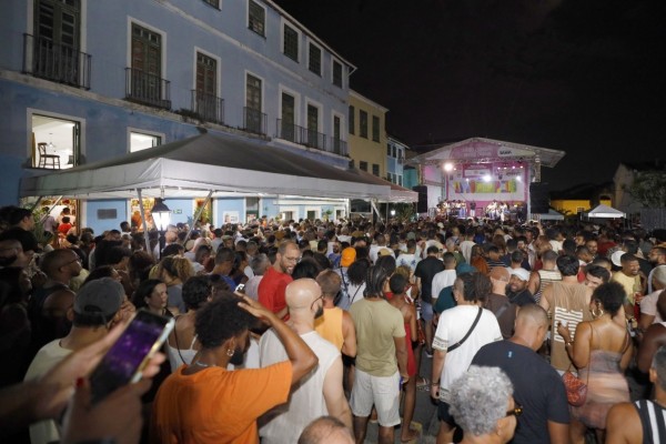 Verão na Bahia: Pelourinho se Transforma em Palco de Música e Arte