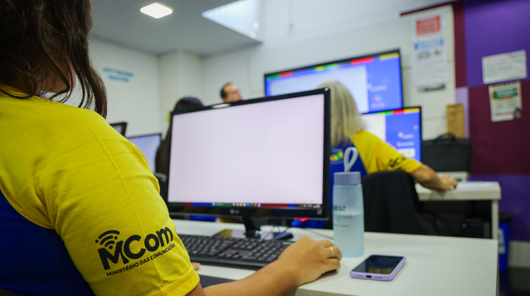 Bahia Recebe Mais de 3,2 Mil Computadores e Amplia Inclusão Digital