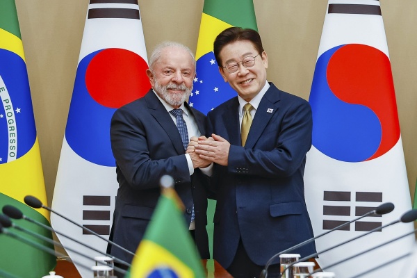 Brasil e Coreia do Sul Assinam 10 Acordos sobre Comércio e Tecnologia Brasil e Coreia do Sul Assinam 10 Acordos sobre Comércio e Tecnologia