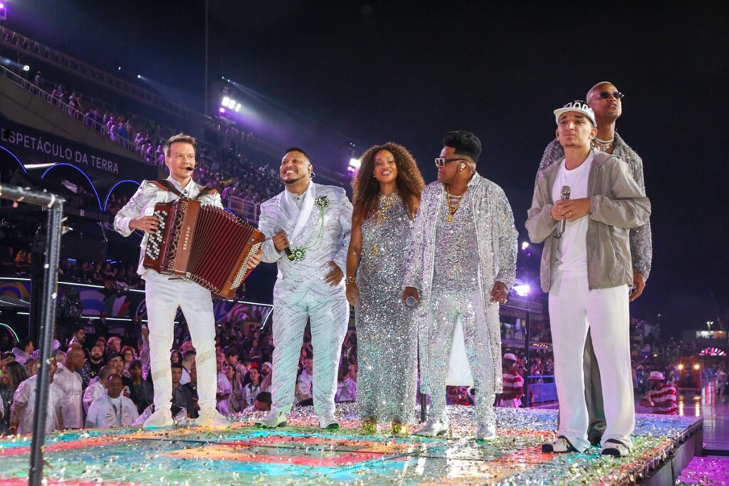 Desfile das Campeãs Brilha com Homenagem a Preta Gil e Show de Léo Santana