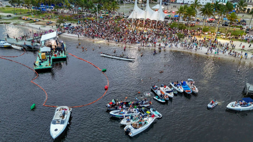 Paranaguá Celebra o Carnaval com Trio Elétrico e Palco Flutuante Inédito