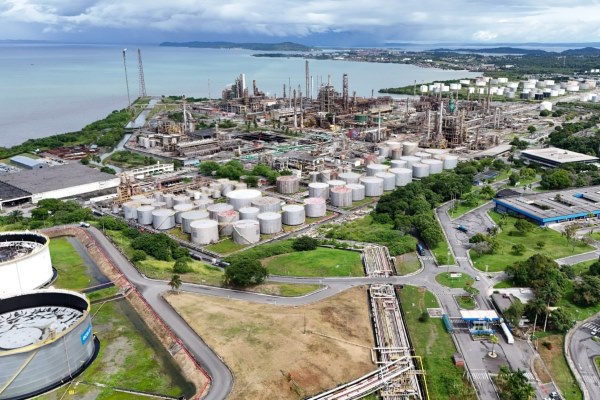 Alta Exorbitante nos Combustíveis da Refinaria de Mataripe Impacta Consumidores Baianos