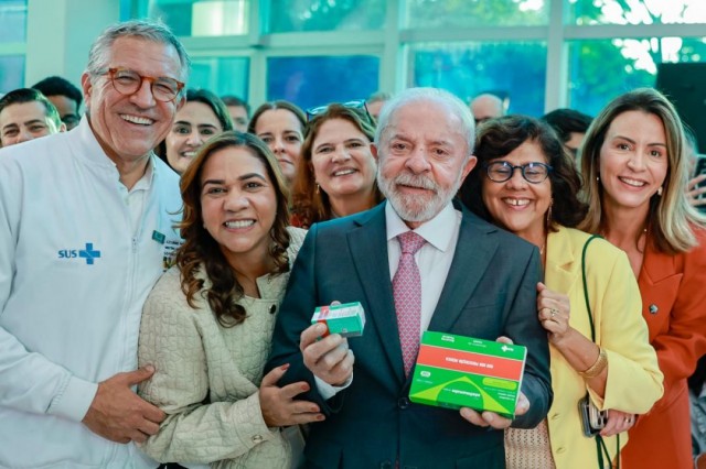 Bahia se Destaca em Visita de Lula e Padilha à Fábrica de Medicamentos Oncológicos