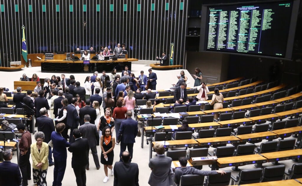 Câmara Aprova Transferência Simbólica da Capital para Salvador no 2 de Julho Câmara Aprova Transferência Simbólica da Capital para Salvador no 2 de Julho