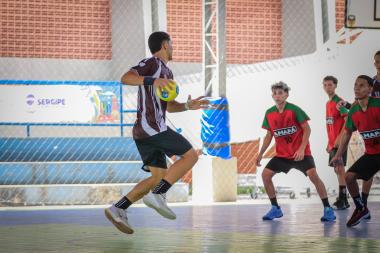 Colégio Lomanto Júnior Brilha com Medalha de Bronze nos Jogos Escolares de Handebol