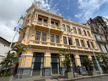 Estação Rubi Retorna ao Palacete Tira Chapéu com Programação Musical Imperdível