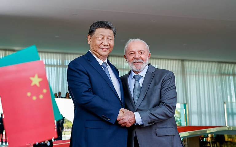 EUA e China: Riscos de Sanções na Bahia Após Relatório sobre Base Secreta