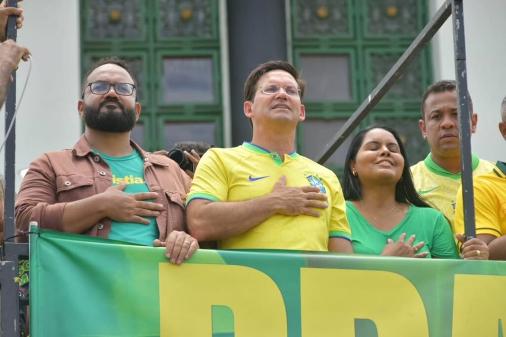 João Roma Critica Governo Petista e Defende Bolsonaro em Ato no Farol da Barra