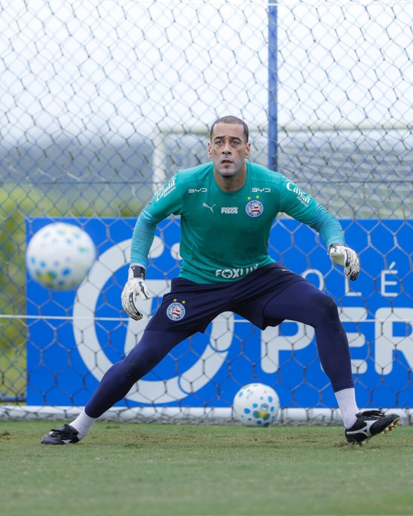 Léo Vieira se destaca em treino do Bahia, enquanto Willian José segue em transição