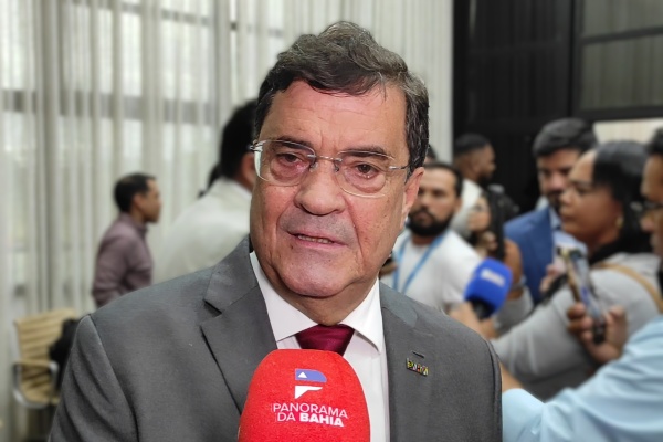 Deputado Angelo Almeida Critica Encontro de ACM Neto e Secretário de SP: 'Venda Disfarçada da Educaç