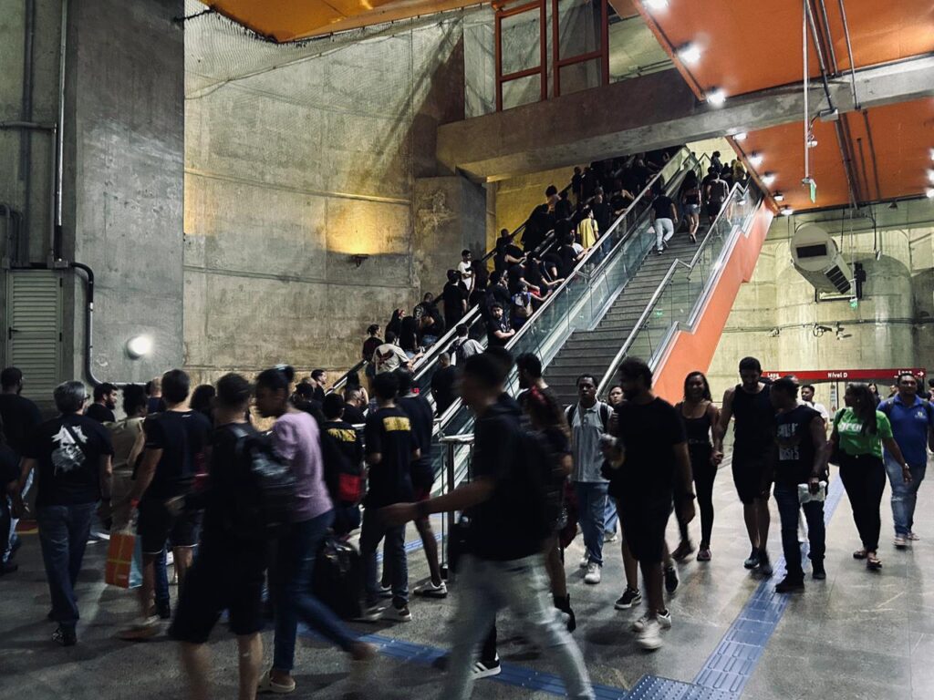 Recorde de Passageiros: Metrô Bahia Surpreende Durante Show do Guns N' Roses