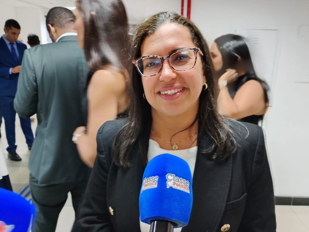 Ana Paula Matos Prioriza Escuta Popular e Planejamento para Fortalecer Projeto de ACM Neto em 2026 Ana Paula Matos Prioriza Escuta Popular e Planejamento para Fortalecer Projeto de ACM Neto em 2026