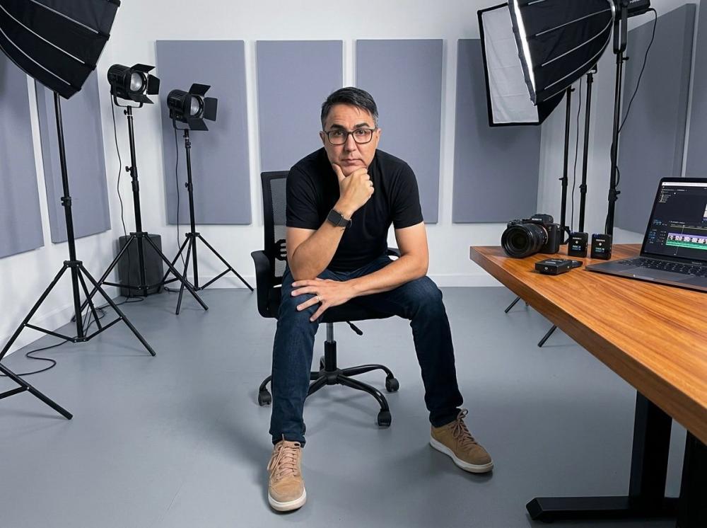 Estratégias Eletivas: Paulo Maneira Lança Livro e Envolve Bahia no Debate para 2026