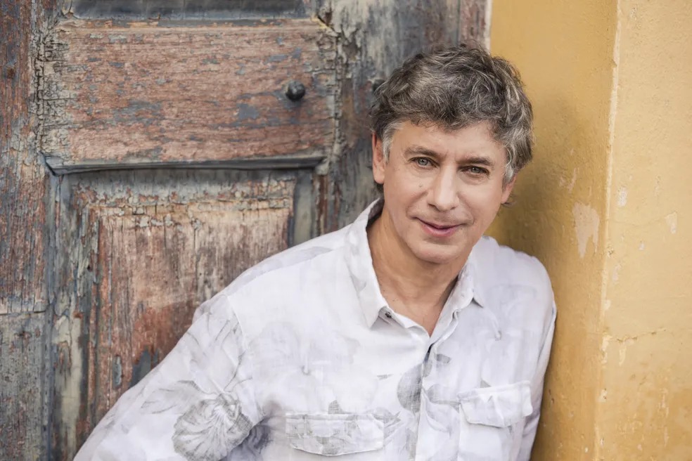 Flávio Venturini Encanta no Dia das Mães com Show na Concha Acústica