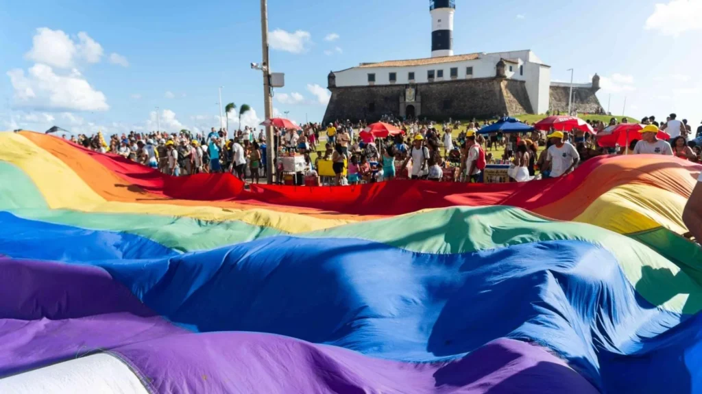 Parada LGBT+ Bahia anuncia 13 trios em Salvador para movimentar a véspera do feriado