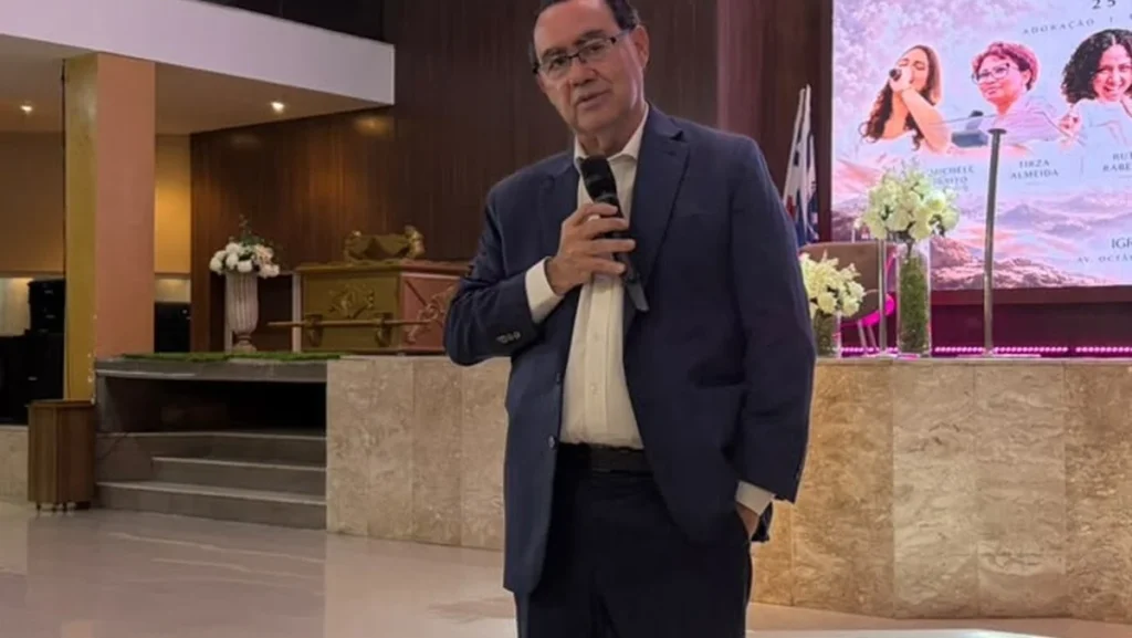 Augusto Cury critica medidas de Lula sobre apostas e Bolsa Família durante campanha em Salvador Augusto Cury critica medidas de Lula sobre apostas e Bolsa Família durante campanha em Salvador