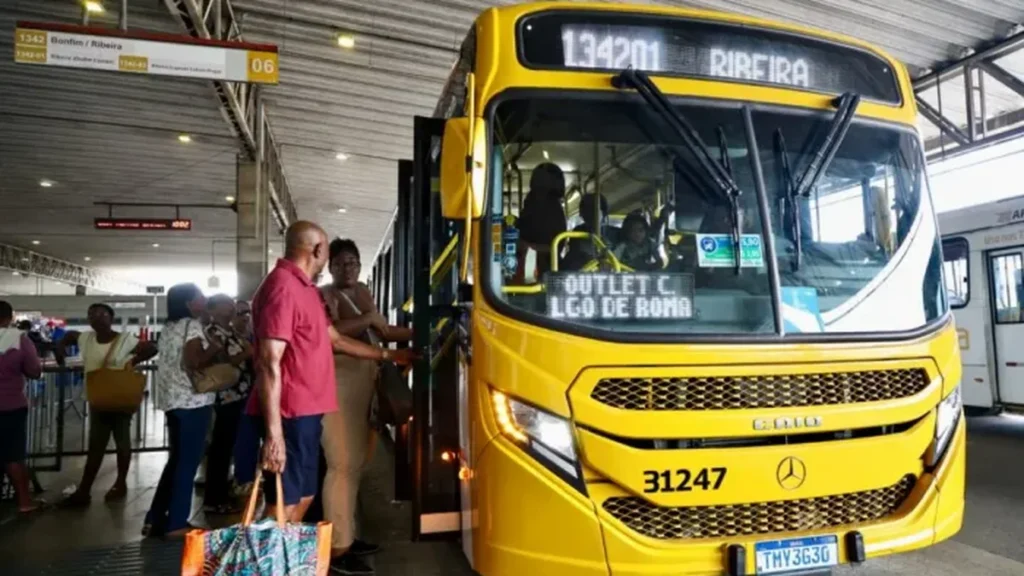 Novos ônibus em Salvador oferecem conforto e tecnologia avançada aos passageiros