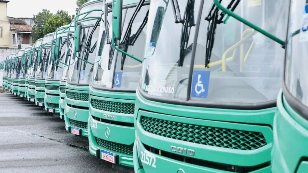 Salvador reforça frota de ônibus com 330 veículos climatizados após acordo entre MP-BA e Prefeitura