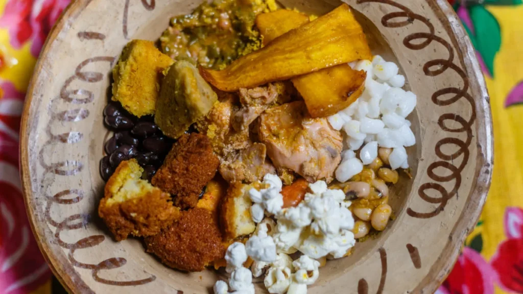 Setembro é o mês do caruru em Salvador: descubra onde saborear essa tradição